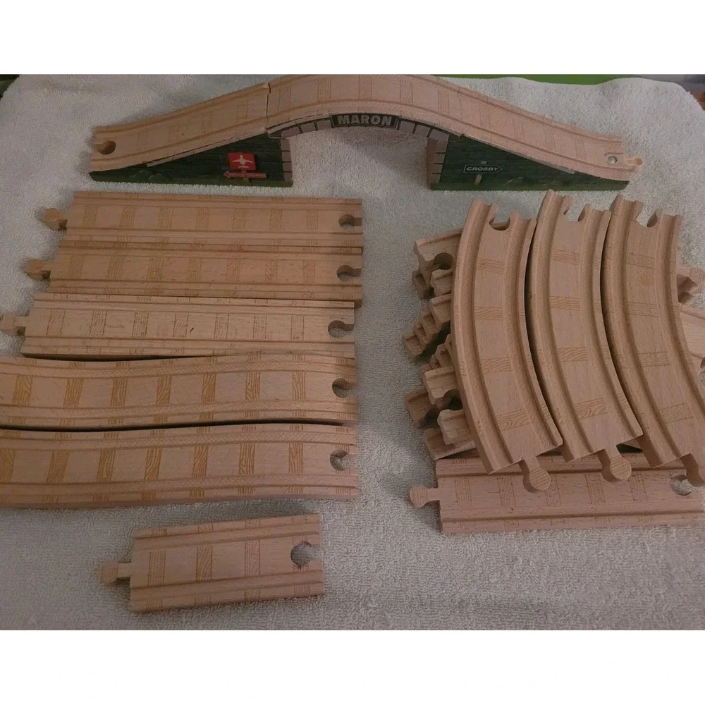 Thomas MARON STONE ARCHED BRIDGE  & 24 Wooden Train Tracks